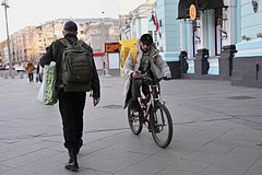 Мигранты-курьеры догнали российских айтишников по зарплатам